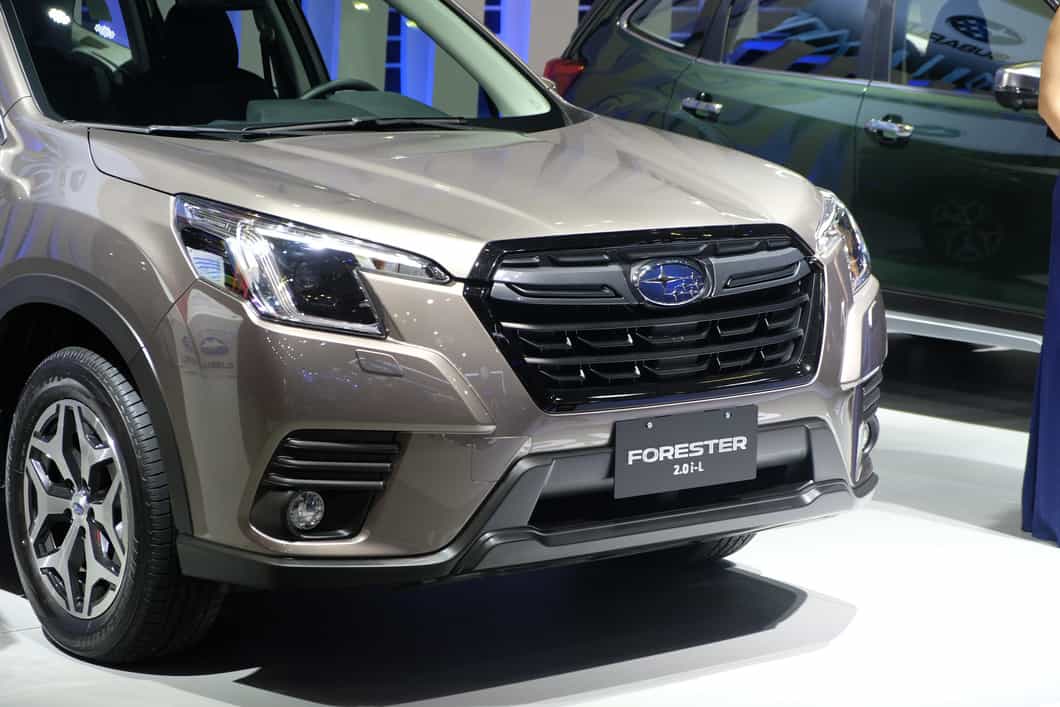 So sánh các phiên bản subaru forester về giá thành.