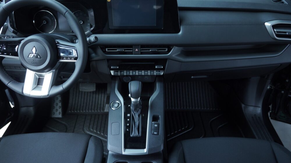 Thảm lót sàn ô tô Mitsubishi Xforce 2024 3D Huvi Cao Cấp - Hình ảnh 11