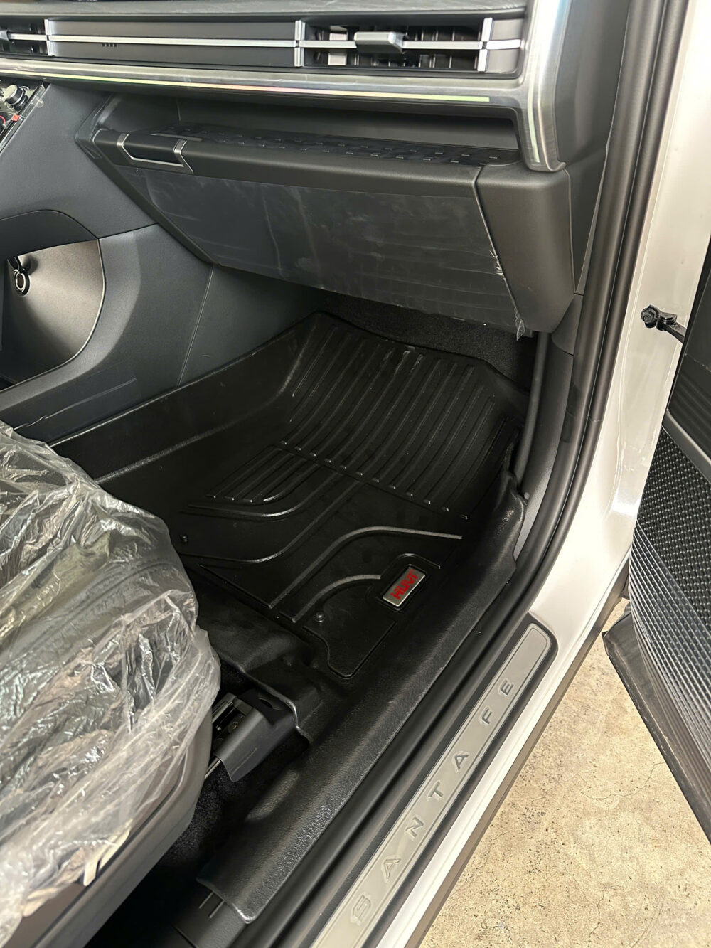 Thảm lót sàn ô tô HUVI cho xe Hyundai SantaFe 2024+ (7 chỗ) - Hình ảnh 3