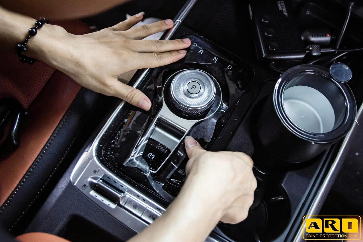 Dán PPF hộp số xe kia carnival