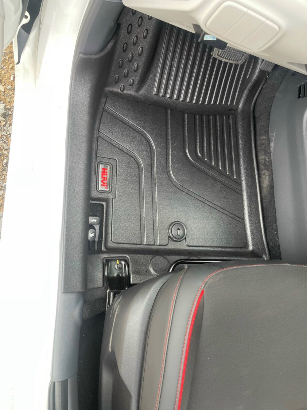Thảm lót sàn ô tô HUVI cho xe Hyundai Grand i10 3D 2021+ (Sedan) - Hình ảnh 4