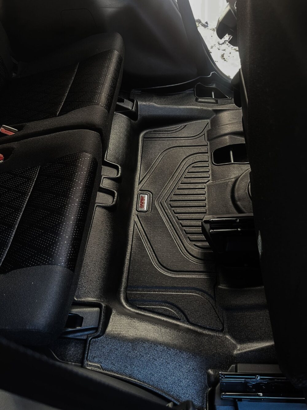 Thảm lót sàn ô tô HUVI cho xe Toyota Veloz năm 2022+ - Hình ảnh 4