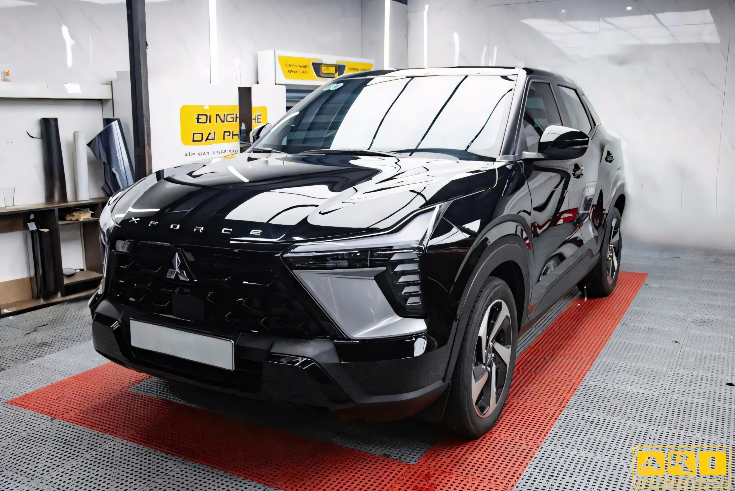 Dán PPF ARI dành cho ngoại thất xe Mitsubishi Xforce