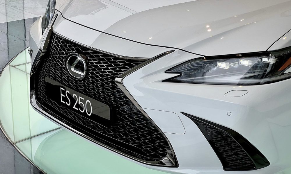 Dán ngoại thất xe Lexus ES và phim PPF ARI